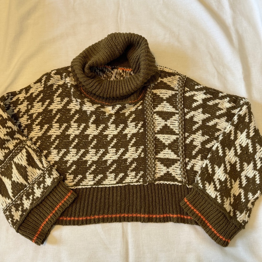Free People Small Jupiter Sweater ~ Houndstooth Cropped Oversized Cowl Neck - Picture 4 of 8